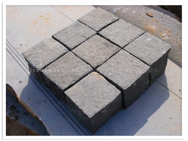 G685 Cube stone