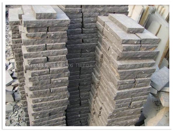 G685 Cube stone