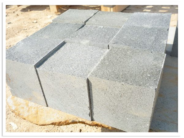 G685 Cube stone